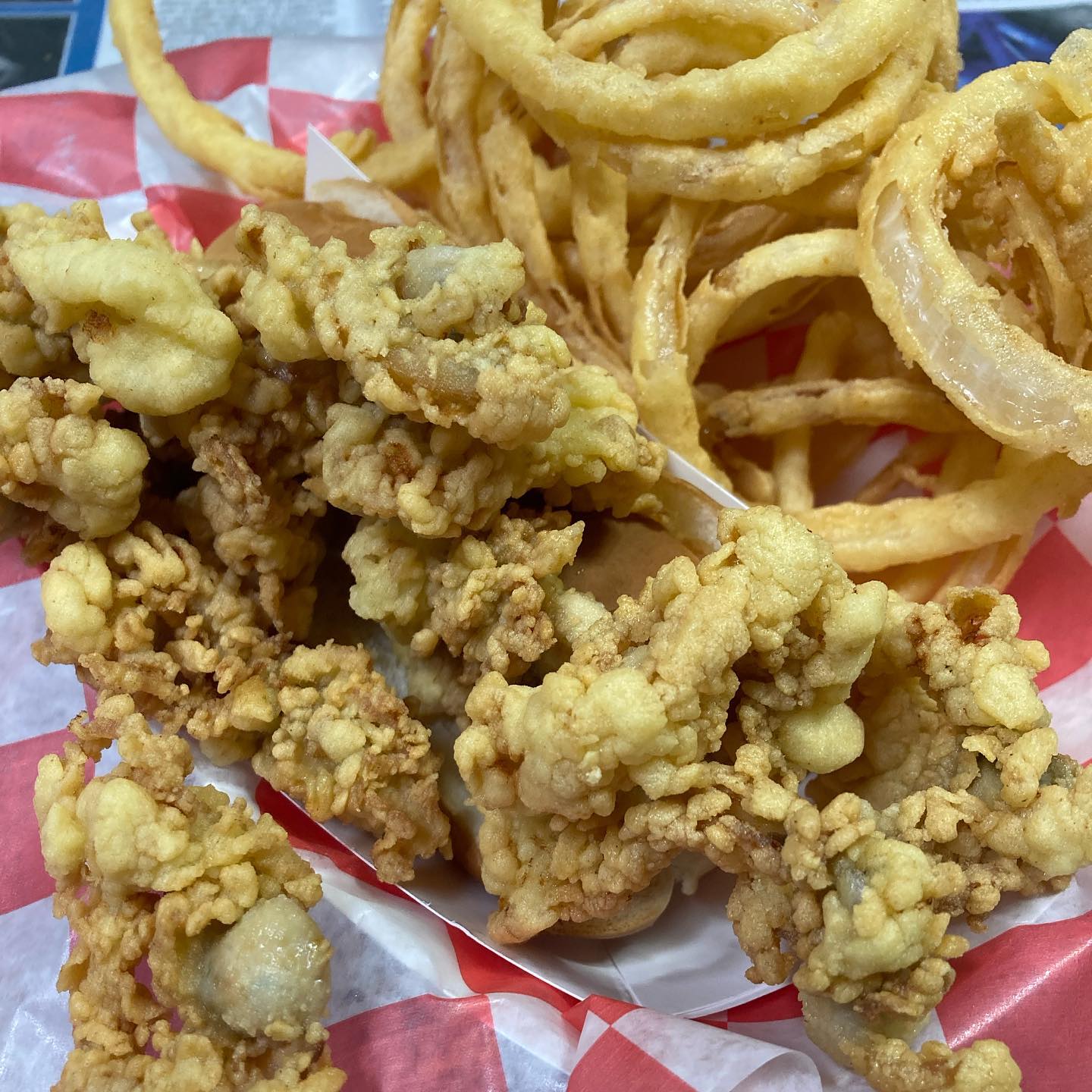 Yes, we have fried Whole Clams! Fresh clams from Maine arrived this morning. Happy Friday!