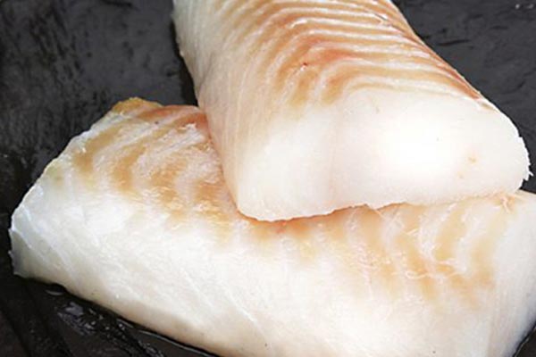 fresh cod fillets, cod loins