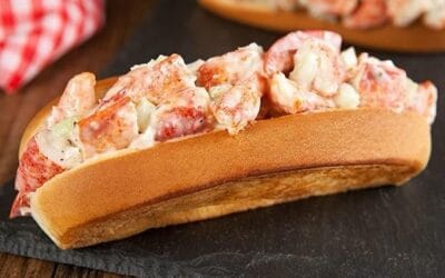 Who ordered this Lobster Roll weather? 🦞😎