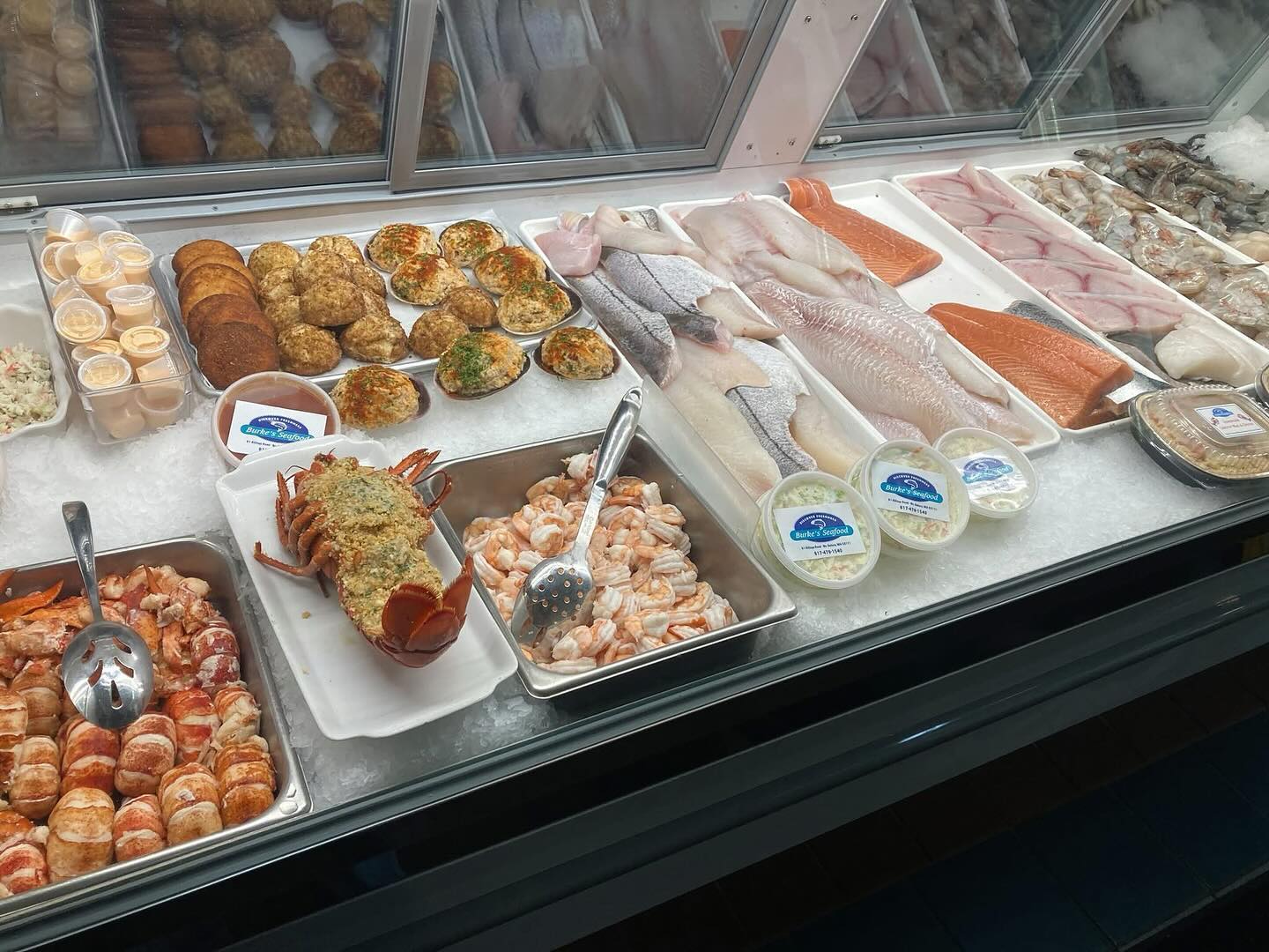 🏻As we approach the busy holiday season, walk-ins are always welcome in the fish market. But we strongly encourage PRE-ORDERING this time of year.
Give us a call  617-328-9765